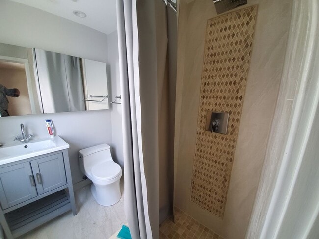 Building Photo - Spacious 3 Bd 2 Bath Condo near Alewife T in Arlington