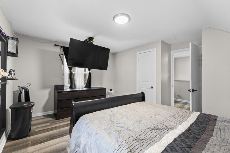 Building Photo - 5222 Williams St