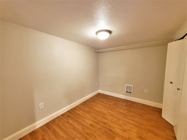 Building Photo - 852 NE 57th St