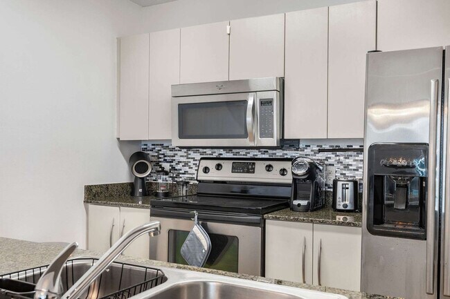 Building Photo - 1 SE 12th St