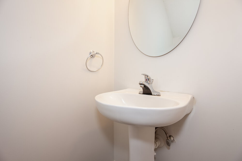 Building Photo - 905 Grassy Patch Ln