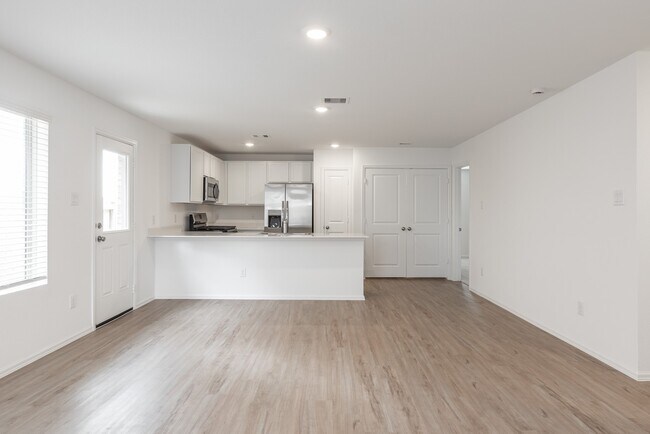 Building Photo - 26811 Paloma Blanca Dr