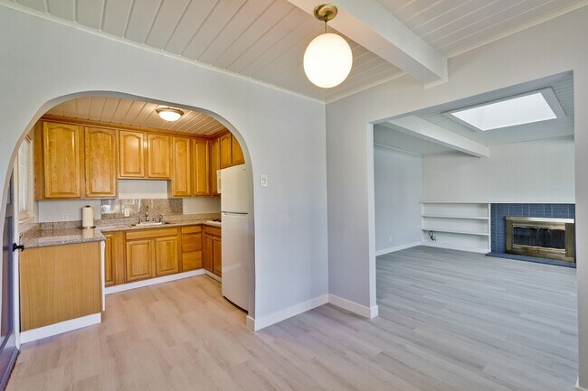 Building Photo - Remodeled 3-bedroom 1 bath