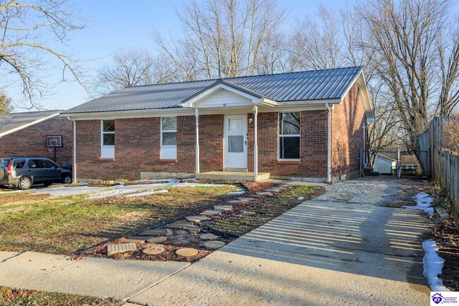 Building Photo - 111 Hickory Hill Dr