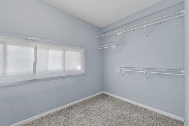 Building Photo - 9222 S Laflin St