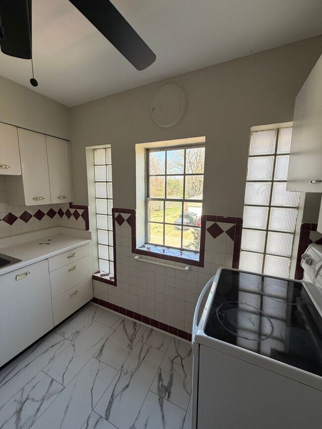 Building Photo - 89 Willmore Rd