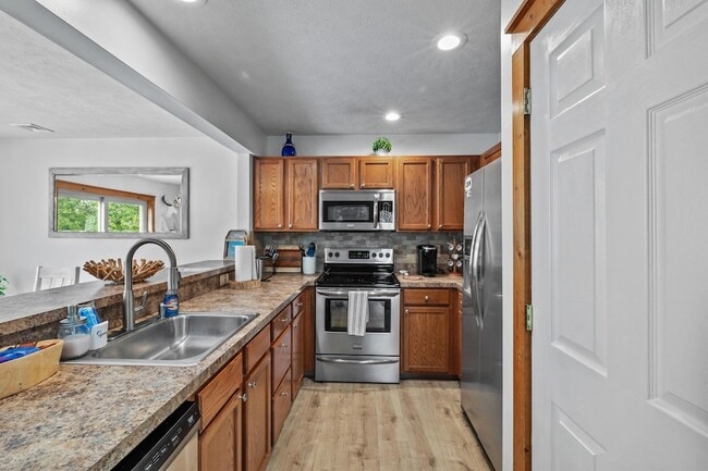 Building Photo - 358 Juniper Ct