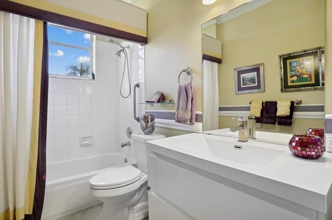 Building Photo - 7823 Bridlington Dr