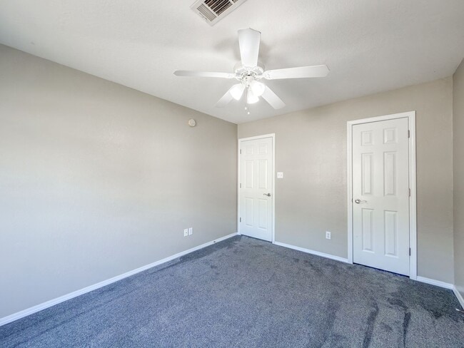 Building Photo - 604 Chateau Dr