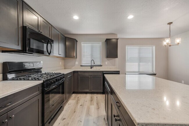 Building Photo - Brookshire Community 3 bed 2.5 bath