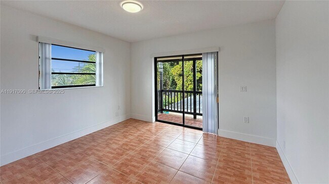 Building Photo - 8877 SW 36th St