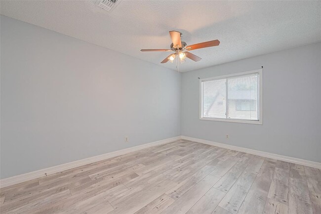 Building Photo - 2115 Streamcrest Ln