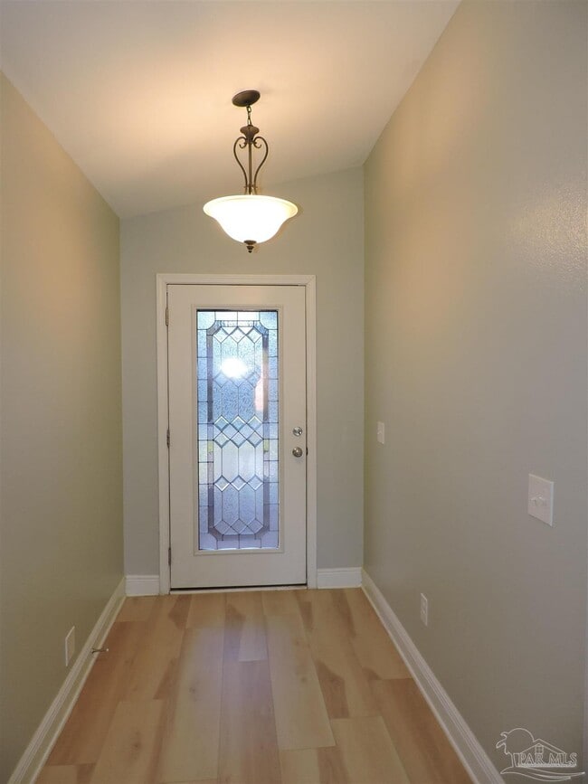 Building Photo - 644 Edith Ln