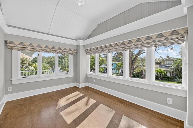 Building Photo - 3003 W Harbor View Ave