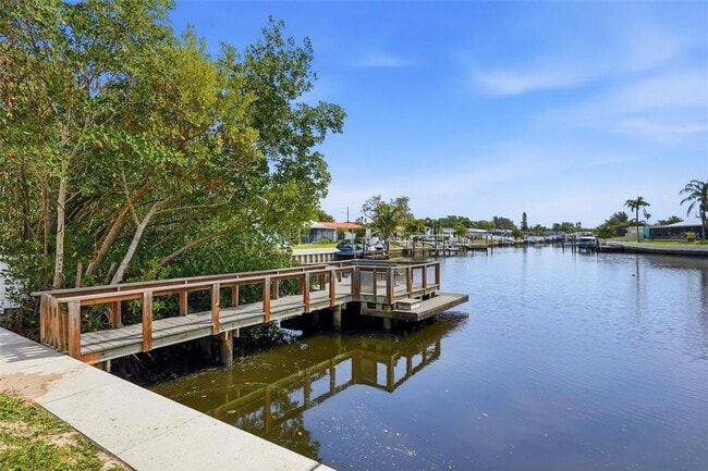 Building Photo - 350 79th Ave N