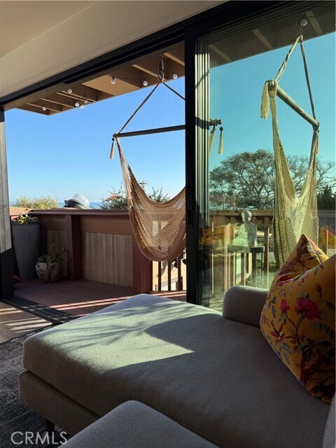 Building Photo - 290 La Brea St