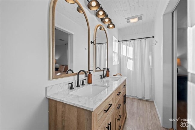 Building Photo - 15564 Prairie View Rd