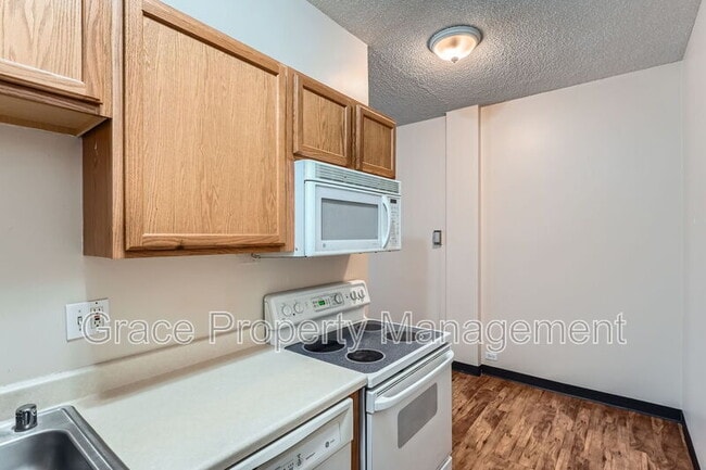 Building Photo - 2225 E Buchtel Blvd