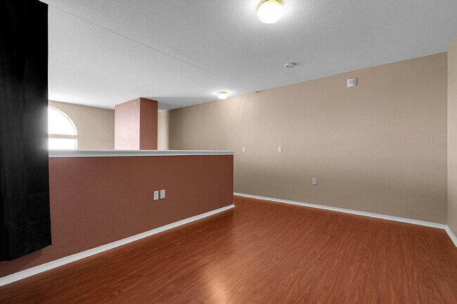 Building Photo - $2,045.00, 2 bed, 1 .5 bath located in Aur...