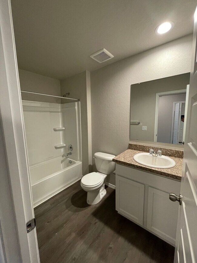 Building Photo - PRELEASING NOW!! Three Bedroom | Two Bathroom Home in Scott's Hollow