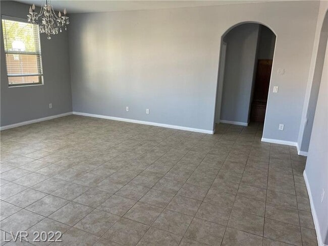 Building Photo - BEAUTIFUL 5 BEDROOM HOME IN RHODES RANCH GOLF COURSE GUARD GATED COMMUNITY!!!