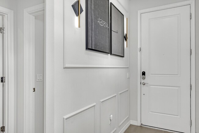 Building Photo - 4740 Chantilly Rd