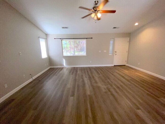Building Photo - Sky Vista in Stead - Single Story Home with Fireplace and Mountain Views