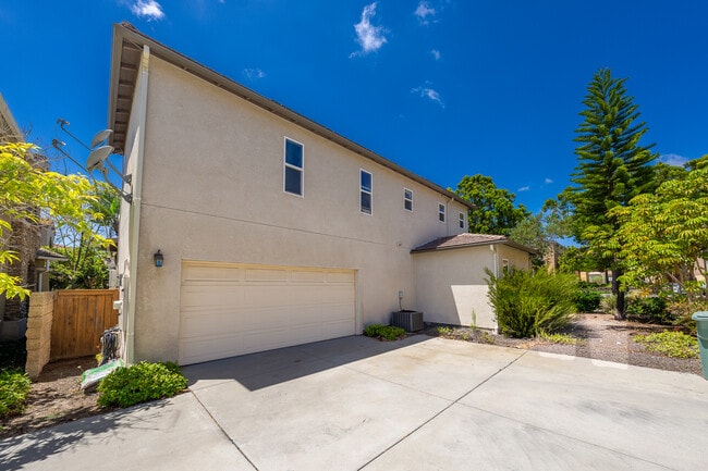 Building Photo - 1732 Wolf Canyon Loop