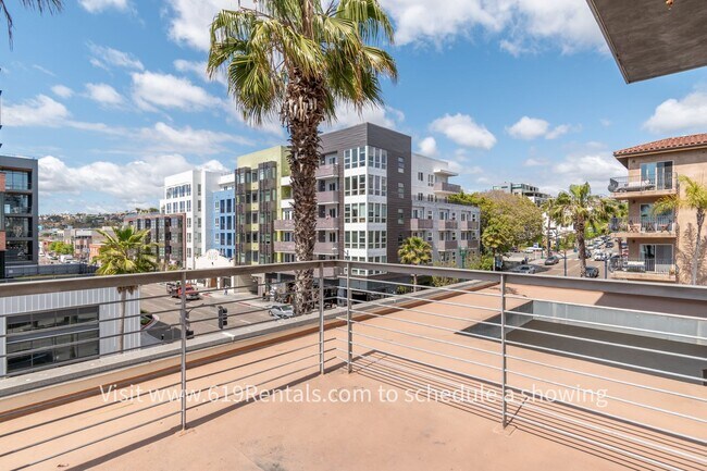 Building Photo - Loft Condo with Views & Deck
