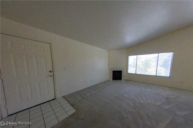 Building Photo - 350 S Durango Dr
