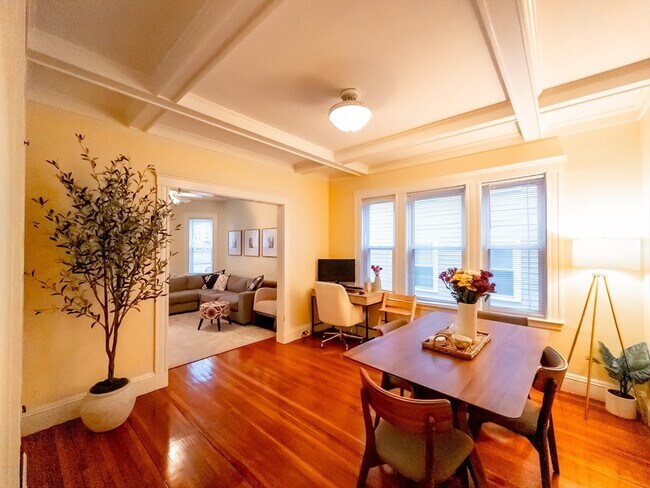 Building Photo - 41 Child St