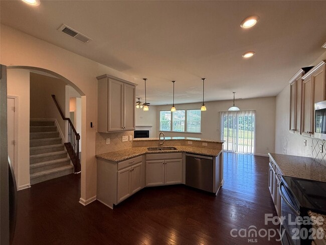 Building Photo - 6911 Agnew Dr