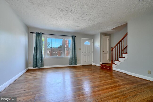 Building Photo - 938 Fairmount Ave