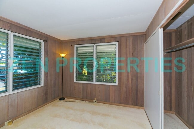 Building Photo - a 3 bdrm, 1.5 bath home for rent in Niu Valley