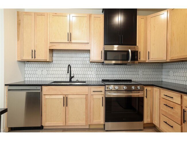 Building Photo - 28 7th St NE