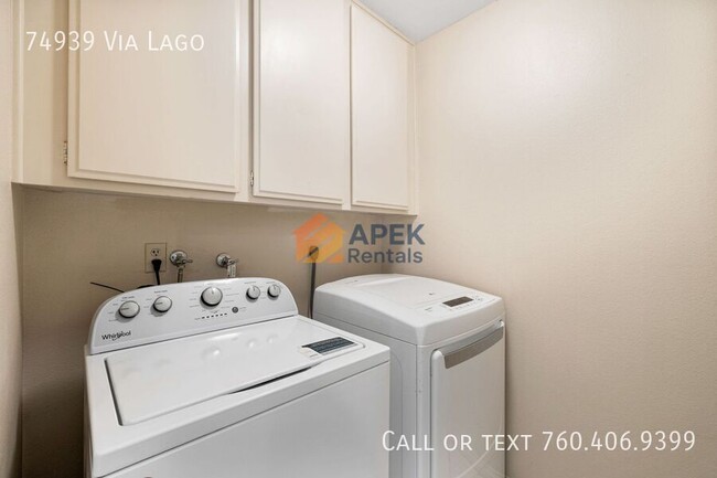 Building Photo - 74939 Vía Lago