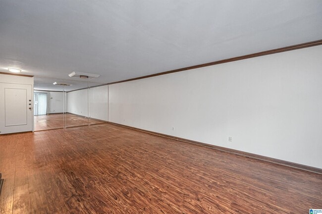 Building Photo - 1120 Beacon Pkwy W
