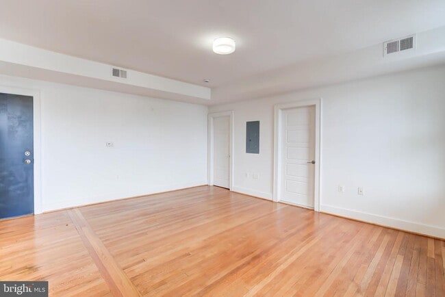 Building Photo - 1575 Spring Pl NW