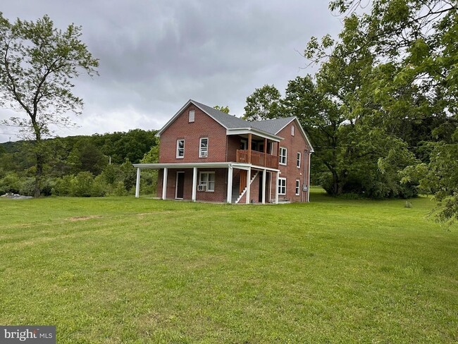 Building Photo - 2320 Valley Rd