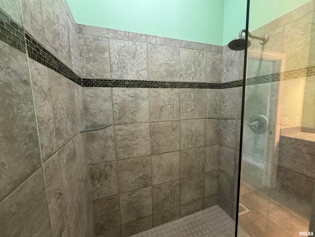 Building Photo - 3011 Belmont Pl