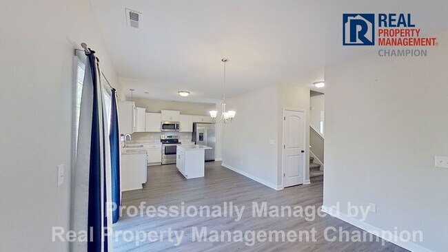 Building Photo - Spacious 3 BD/2.5 BA Home with Office Featuring Open Floorplan