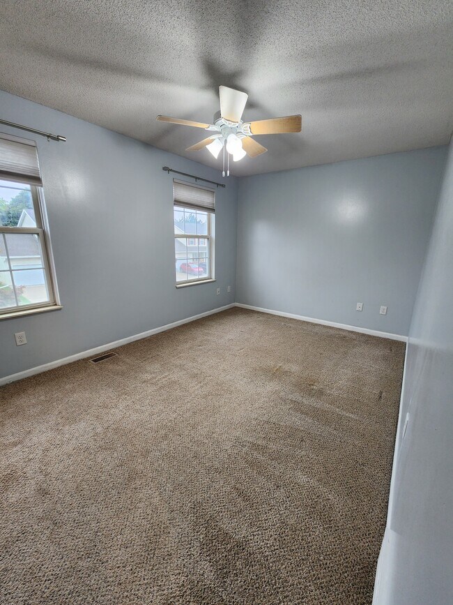 Bedroom 2 - 1408 Whispering Woods Ave