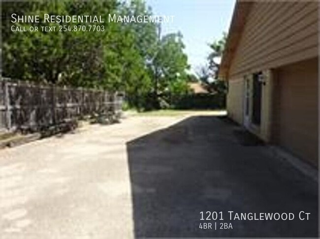 Building Photo - 1201 Tanglewood Ct