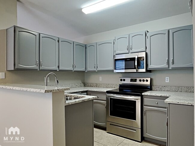 Building Photo - 16024 S Catalina St