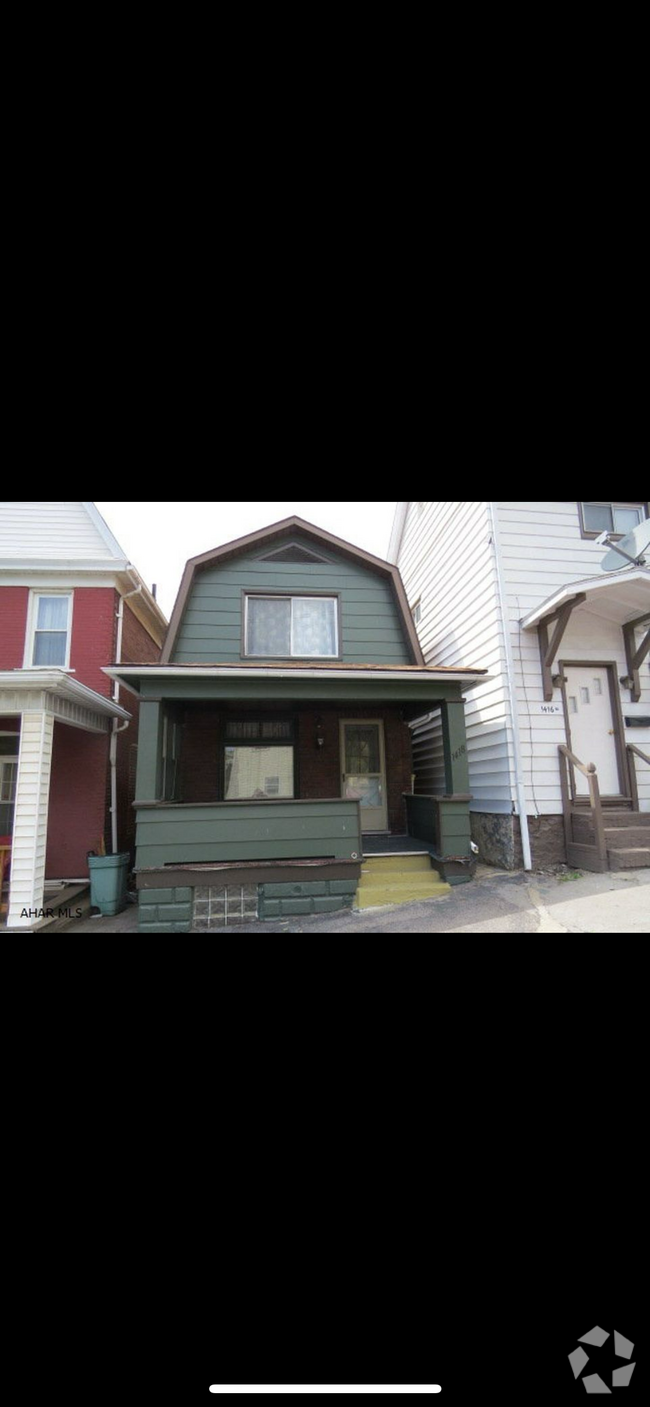Building Photo - 1418 3rd Ave