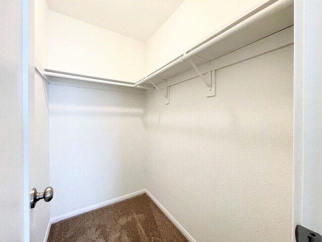 Building Photo - Upper Level Condo in Gated Arbor Hill!