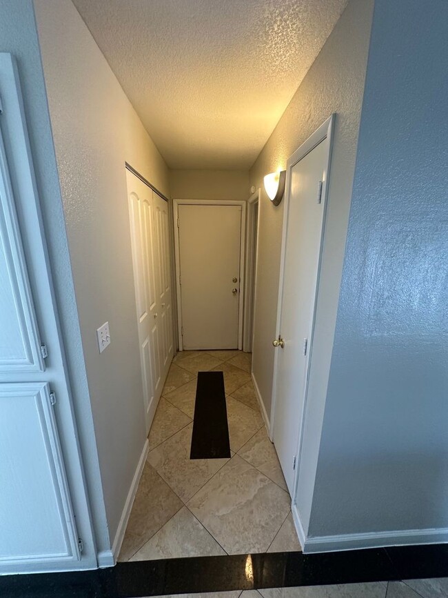 Building Photo - Beautiful 3 Bedroom 2 1/2 Bathrooms 2 Story House! Property Wont Last Long!