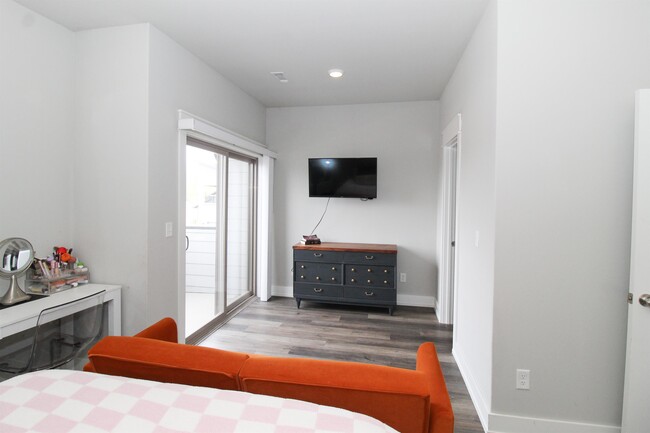 Building Photo - 2648 N Ward Dr