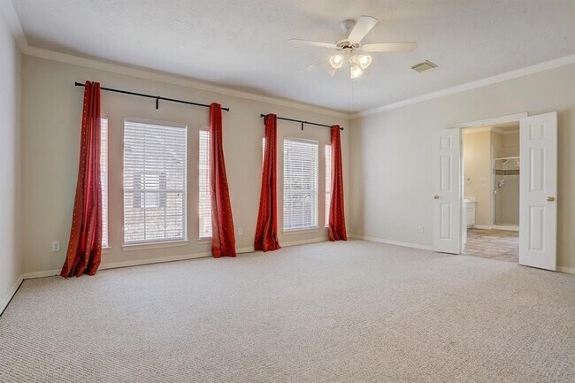 Building Photo - 2822 Briarhurst Park