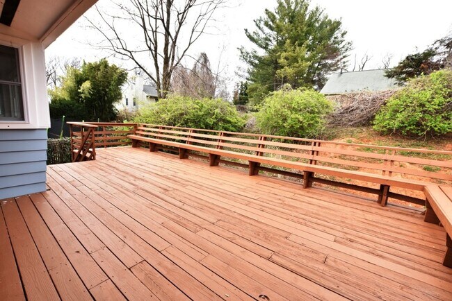 Building Photo - Awesome 4BR, 3BA Close In Bethesda Home With 2 Car Garage!!!